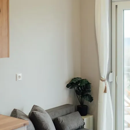 Blue Waves Luxury Suites By The Sea Plomari Exterior photo