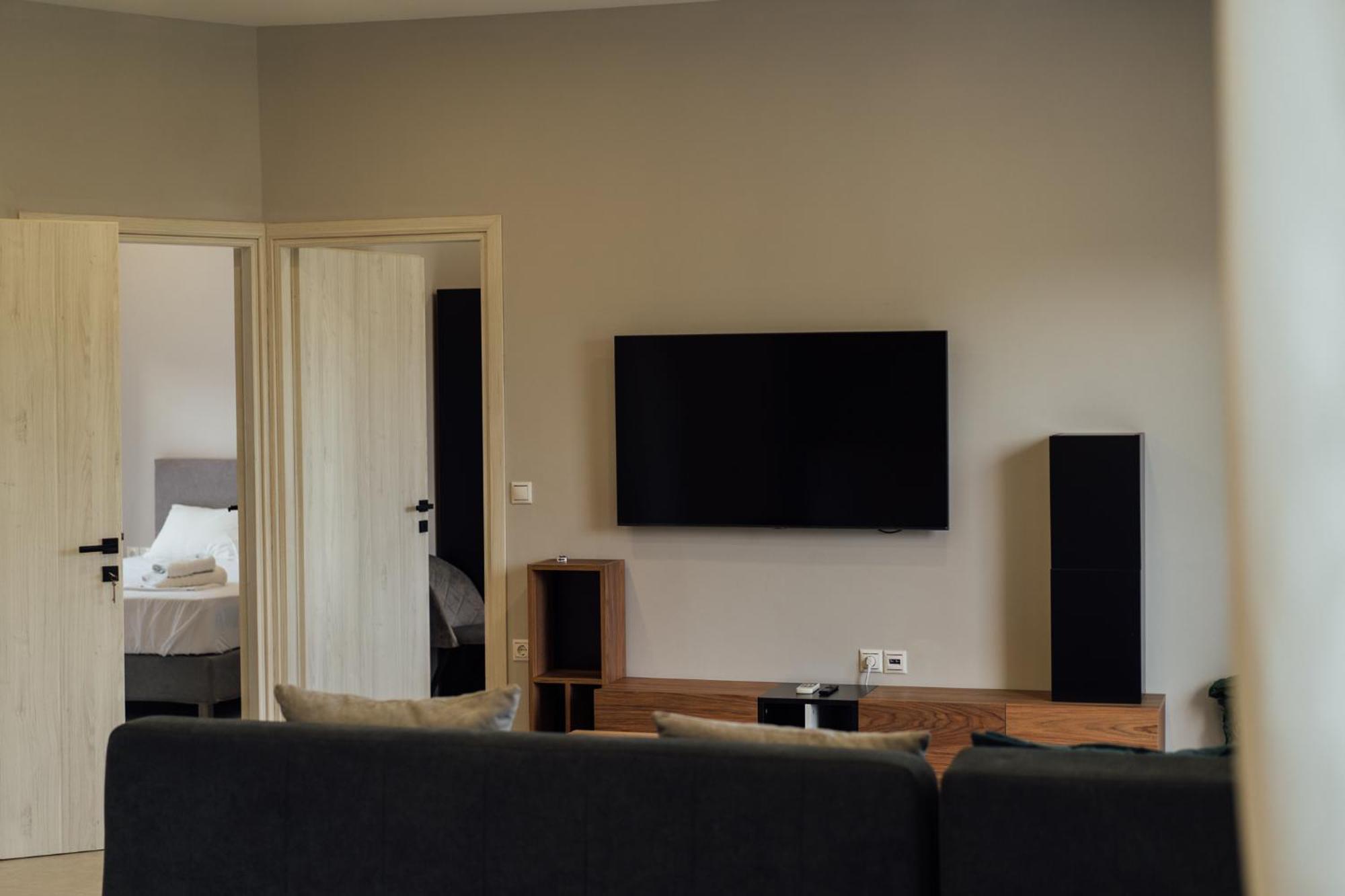 Blue Waves Luxury Suites By The Sea Apartment Plomari