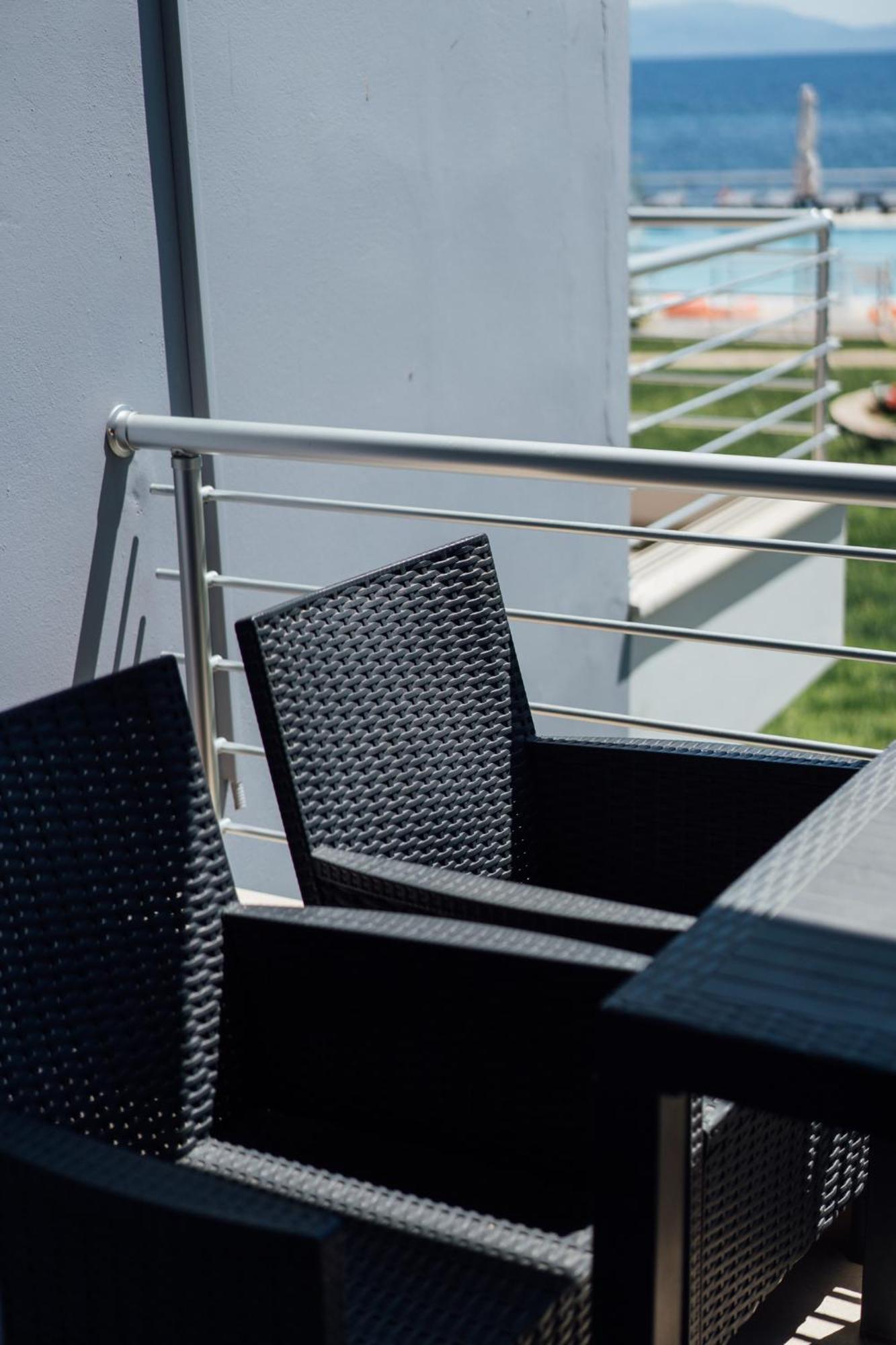 Apartment Blue Waves Luxury Suites By The Sea Plomari